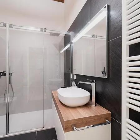 Apartman Flores *