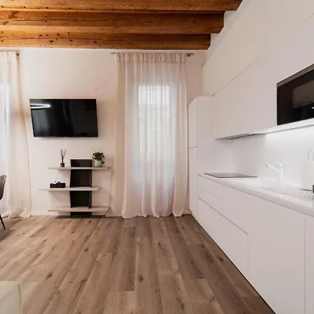 Apartment Flores *