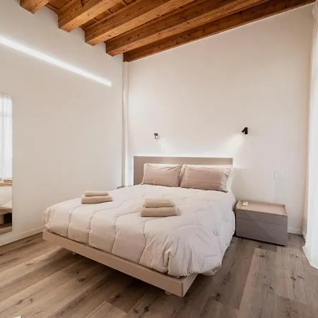 Flores Apartment *