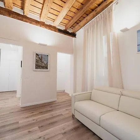 Flores Apartment Verona