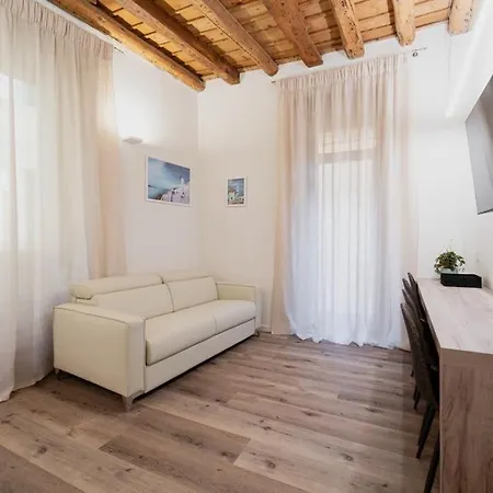 Apartment Flores Verona